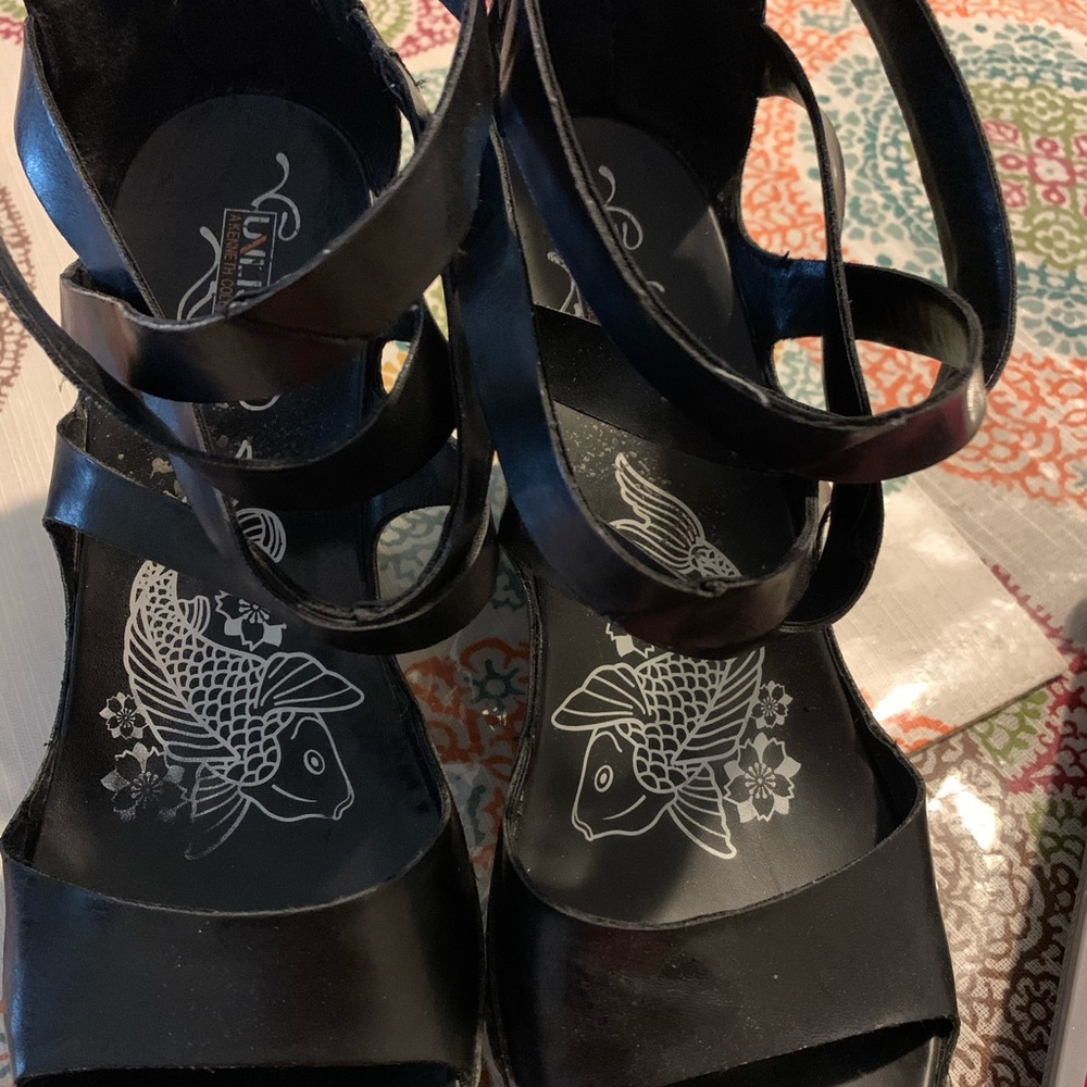 Heel sandals